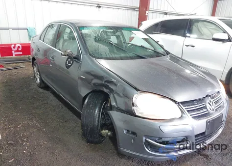 2007 Volkswagen Jetta Wolfsburg z USA, uszkodzony, nr VIN 3VWEG71KX7M198178